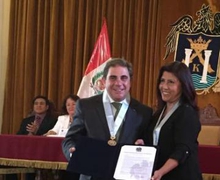 MUNICIPALIDAD DE TRUJILLO OTORGA A LA UIM "MEDALLA DE HONOR AL MERITO"