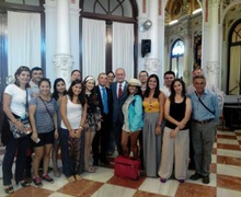 ALCALDE DE MÁLAGA RECIBE A ALUMNO/AS QUE VISITAN LA CIUDAD PARA APRENDER DE SU GESTIÓN TURÍSTICA